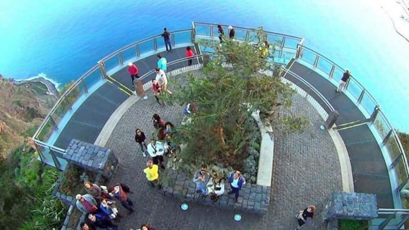 Madeira: Skywalk, Porto Moniz, Seixal, and Fanal 4WD Tour - Open-roof Land Rovers, guides, and why the human factor matters