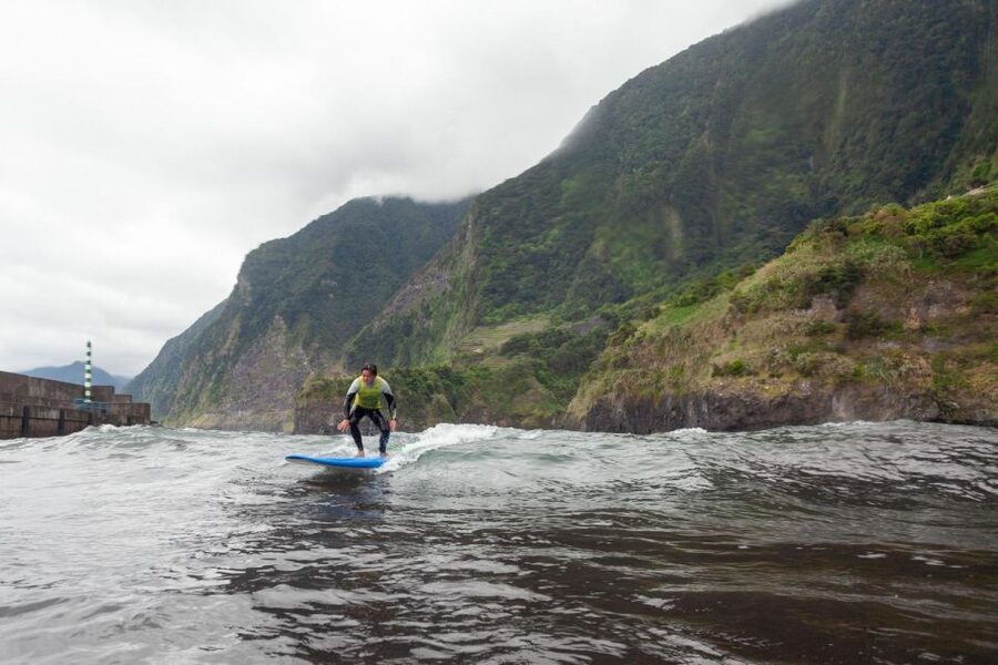 Madeira : Surfing Experience for all - Learning to surf in the real order: basics, then waves