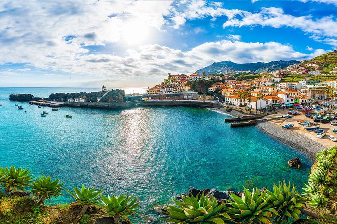 Madeira Valley of the Nuns Tour - A taste stop in the village: chestnut cake and chestnut liqueur timing