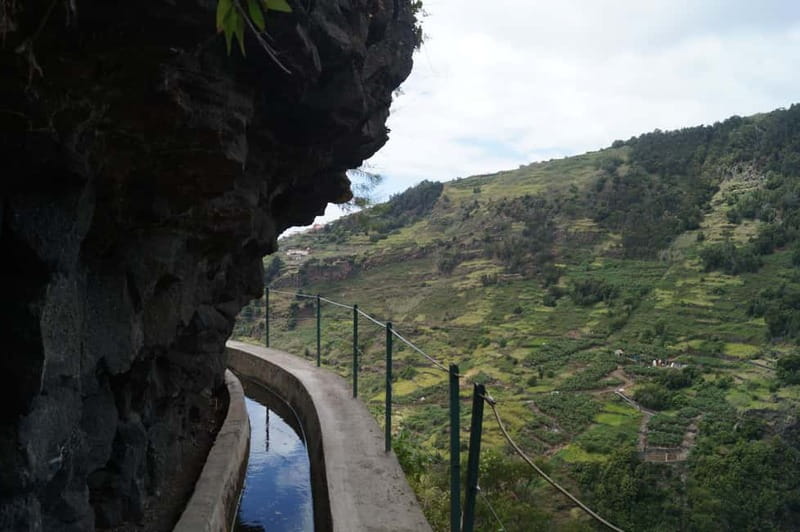 Madeira: Wet your hair in the amazing Levada Nova / Moinhos - The waterfall moment: where you can get your hair wet