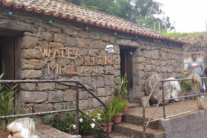 Northeast 4x4 Santana and Landscapes Day Trip - Stop 5: Casas Tipicas de Santana, the iconic triangle houses