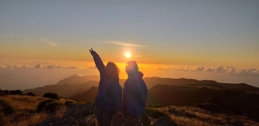 Pico do Arieiro: Private 4x4 Sunrise Trip with Hot Drinks - Sunrise at Pico do Arieiro: Hot Drinks, Chairs, and the Color Shift
