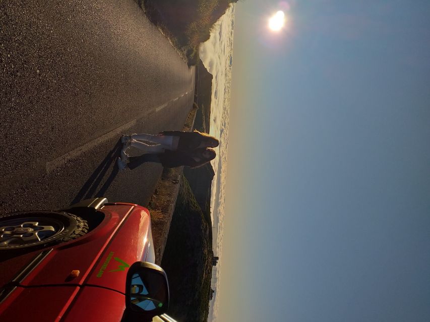 Pico do Arieiro: Private 4x4 Sunrise Trip with Hot Drinks - Photo Spots, Cloud Formations, and What to Look For