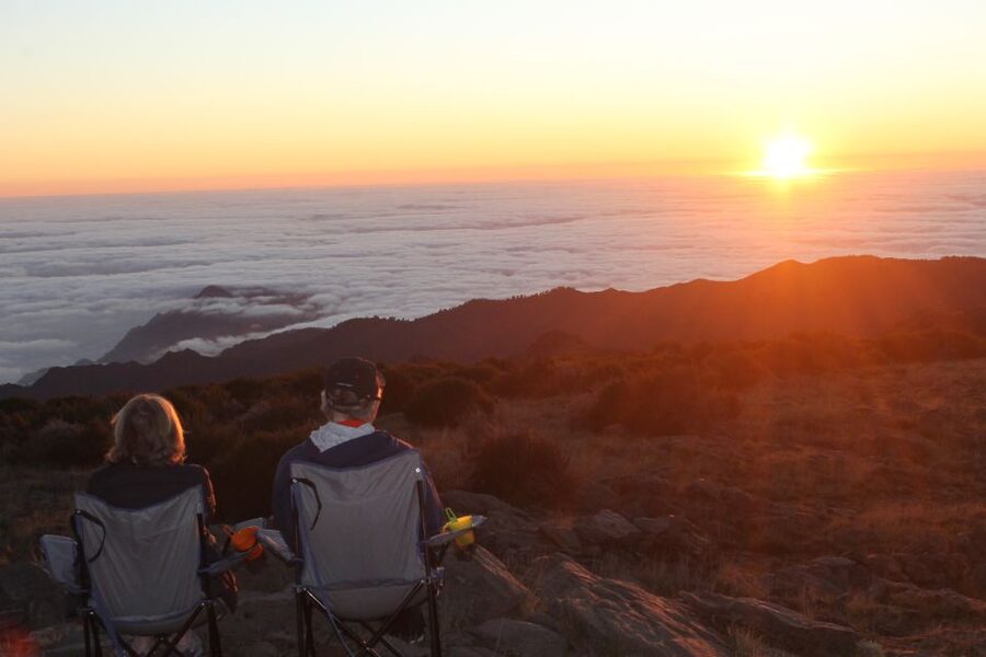 Pico do Arieiro: Private 4x4 Sunrise Trip with Hot Drinks - What to Bring (and What to Leave Behind)