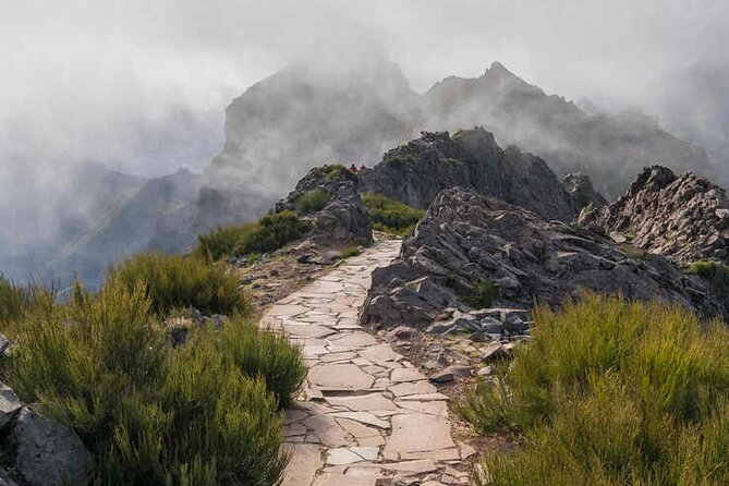 PR1 Pico do Arieiro Self-Guided Hiking Transfer (Morning slot) - The drivers are part of what makes this work