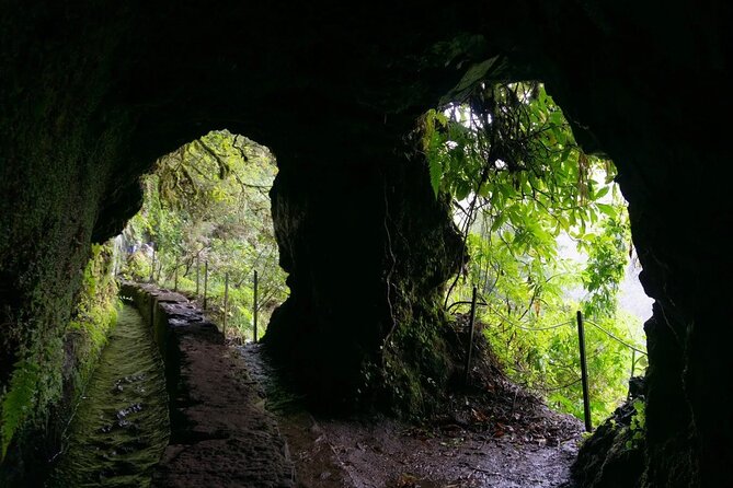 PR9 Caldeirão Verde Queimadas Levada Self-Guided Hiking Transfer - Stop 3: Santana section and the PRjoel link to Pico das Pedras parking
