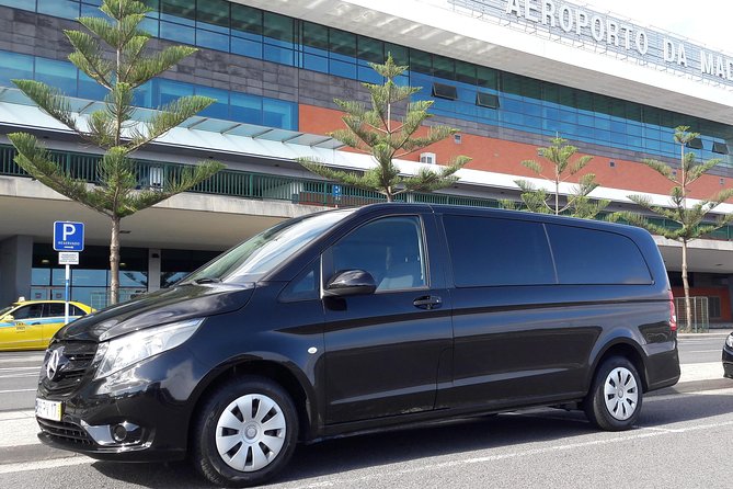 Private airport transfer to Funchal 8 people more return - Timing window: when the pickup can happen