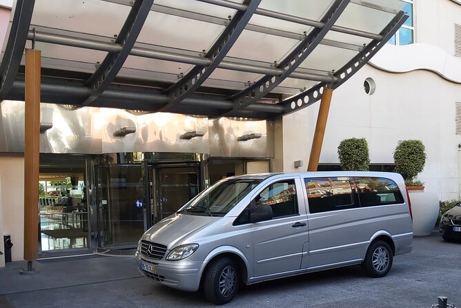 Private airport transfer to Funchal 8 people more return - The car setup that actually helps on arrival day