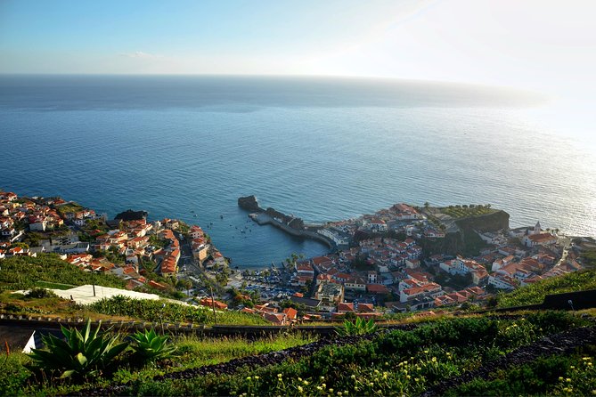 Private Câmara de Lobos Fishing Village Tour - Doca do Cavacas and the Vulcanizar swimming pools, a quick look at coastal play