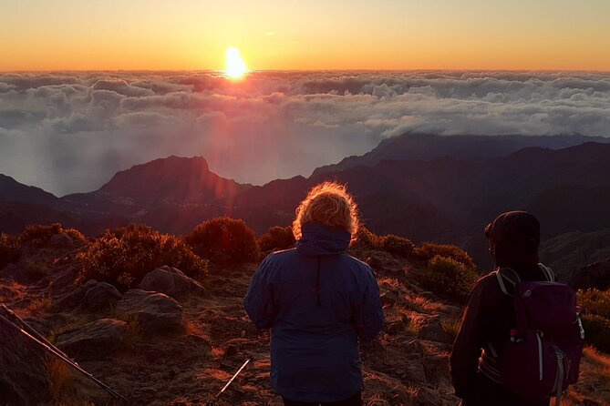Private Sunrise Pico do Areeiro Half Day with easy levada walk - Vereda dos Balcões on PR11: an easy levada walk with coffee-time payoff