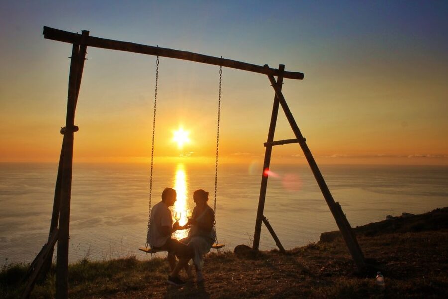 Private Swing Special place w/ Wine and Fruits 4x4 jipe tour - Wine and fruit at altitude: why it is more than a perk