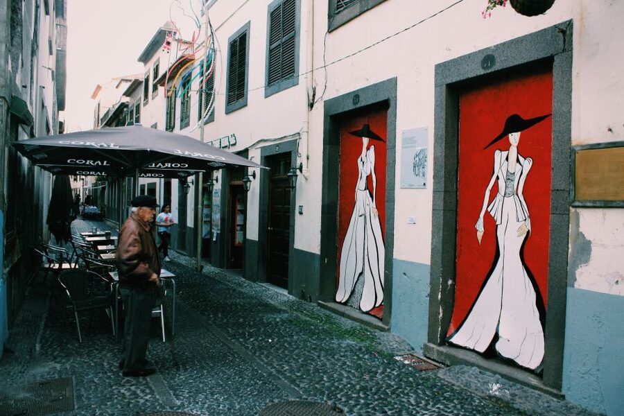 Private Tour:Historical Old Town 1-Hour Tour by Tuk Tuk - São Pedro North of the Cathedral: Quick Access to the Center