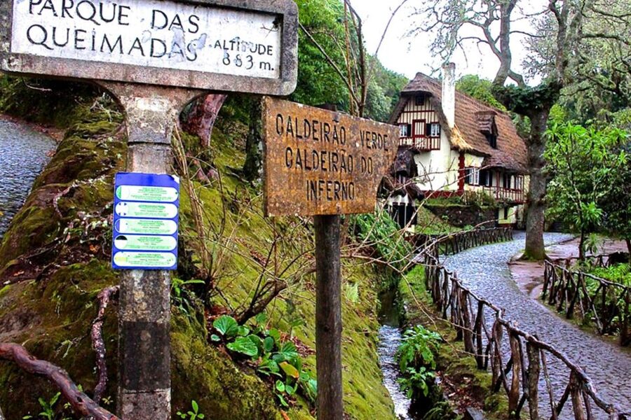 Queimadas Caldeirão Verde Walking tour with guide - Caldeirão Verde lagoon and waterfall, where the route pays off