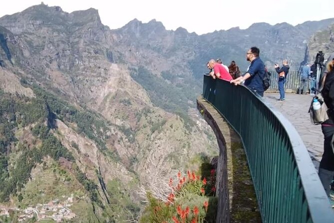 Scenic Route - Nuns Valley Tour - Guide Power: The Difference Between Seeing and Understanding