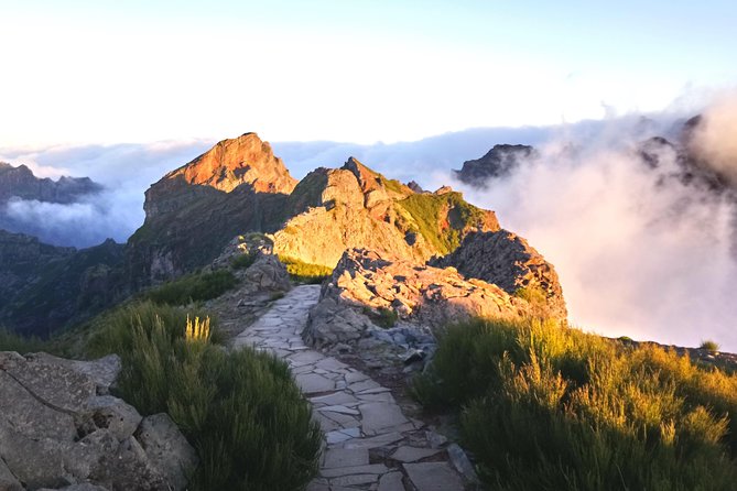 Sunrise Guided Hike PR1 Pico do Areeiro Pico Ruivo small group - The Guide and the Pace: Why Eight People Changes Everything