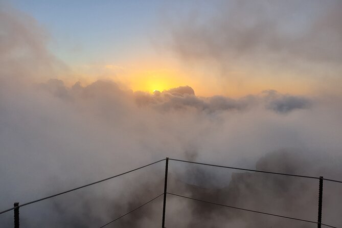 Sunrise in Areeiro Peak - Camacha to Pico do Areeiro: getting high with minimal strain