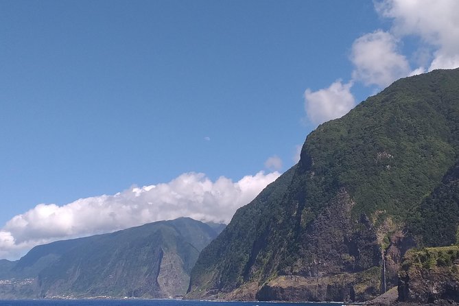 West Tour - 4x4 (Small Group) - Praia do Seixal: black sand, cliffs, and vineyards in miniature